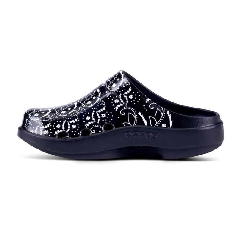Oofos Women's OOcloog Limited Edition Clog - Black Bandana