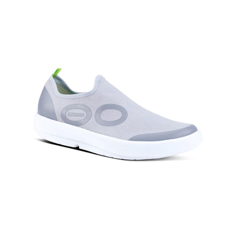 Oofos Men's OOmg eeZee Low Shoe - White Gray