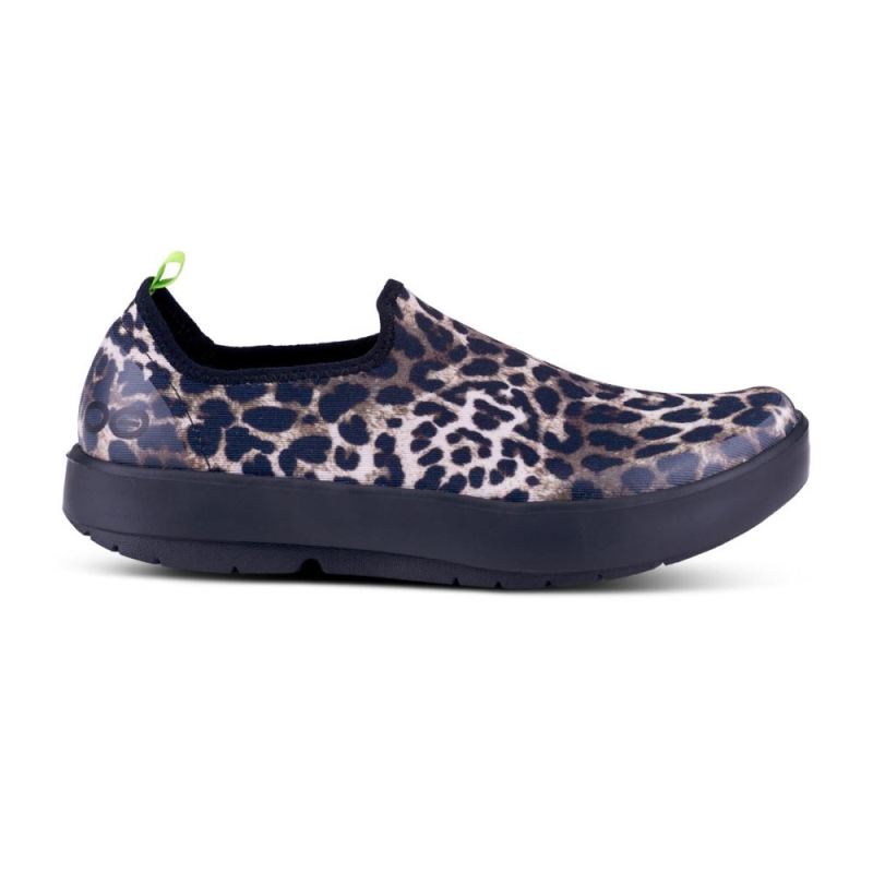 Oofos Women's OOmg eeZee Low Shoe - Cheetah